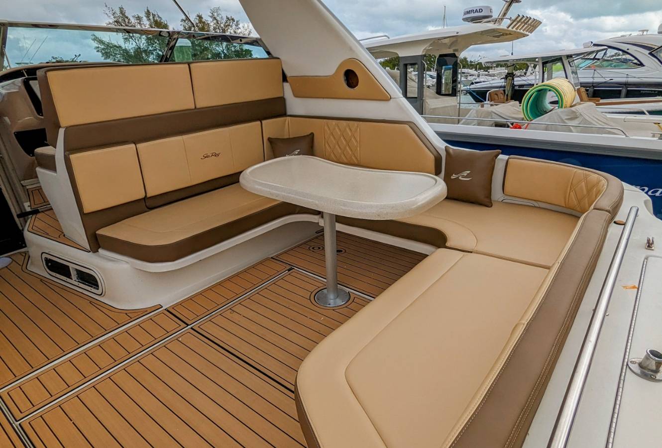 Sea Ray 37 - 3